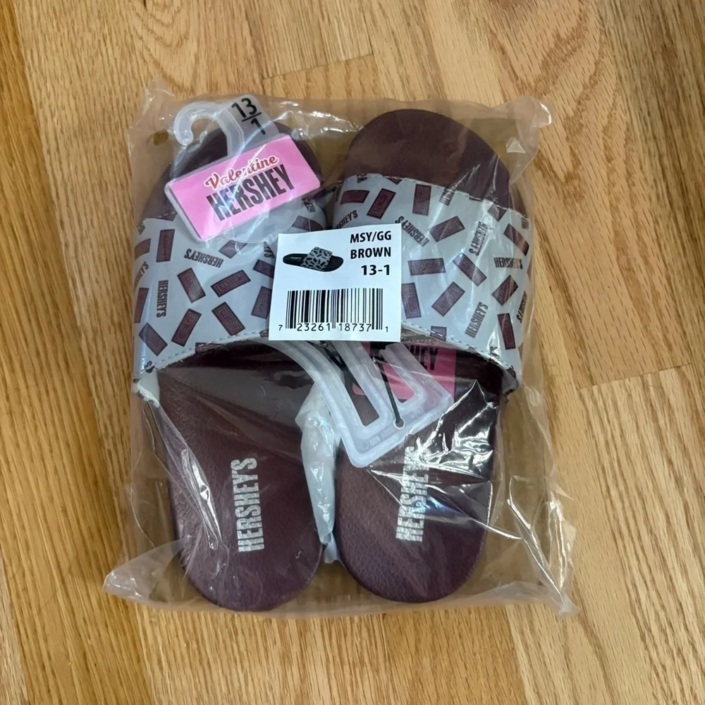 Hershey's Chocolate Brown Slide Sandals NEW 13/1 Hershey Park